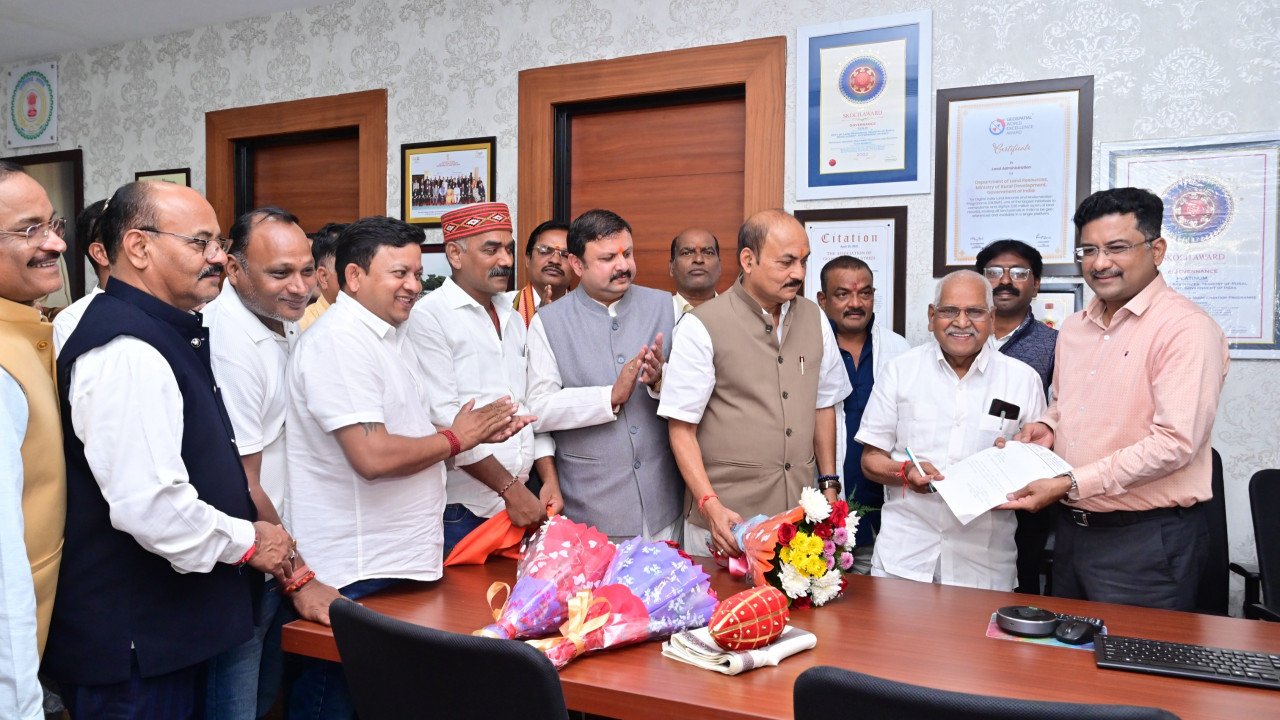 Domanlal Korsevada assumed charge as Vice Chairman of Scheduled Caste Development Authority