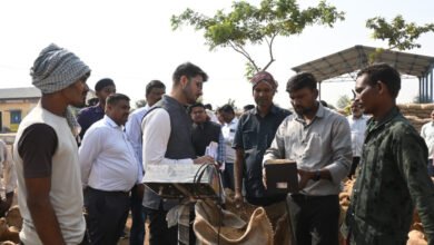 Photo of सुहेला में धान खरीदी व्यवस्था की जांच, किसानों ने बताया—सब कुछ सुचारू, जल्द मिलेगा पक्का फर्श