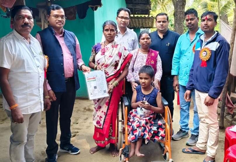 Disabled Ganeshwari receives Aadhaar card, administration's prompt action ends days of hardship