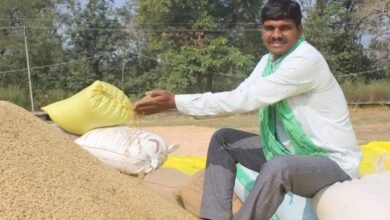 Photo of मेहनतकश किसान प्रदीप की सफलता—धान बिक्री से ट्रैक्टर खरीदने के सपने को मिला पंख