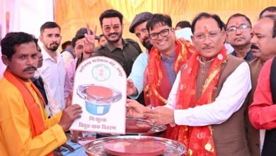 कुम्हार समाज के महायज्ञ में मुख्यमंत्री ने माटी कला को सशक्त बनाने की की बड़ी घोषणा 5 Photo of कुम्हार समाज के महायज्ञ में मुख्यमंत्री ने माटी कला को सशक्त बनाने की की बड़ी घोषणा