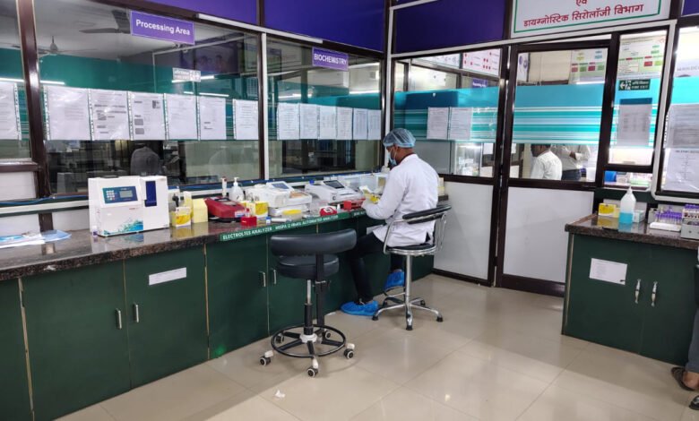 साइबर फ्रॉड से सुरक्षा की नई पाठशाला: बलौदाबाजार में फाइनेंस लैब बनी युवाओं की आर्थिक ढाल 1 New school for protection against cyber fraud: Finance lab in Balodabazar becomes financial shield for youth