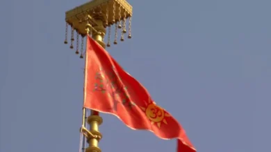 Photo of अयोध्या में इतिहास रचा: राम मंदिर के शिखर पर फहराई गई सुनहरी धर्मध्वजा, दूर से बिखेर रही आस्था का तेज