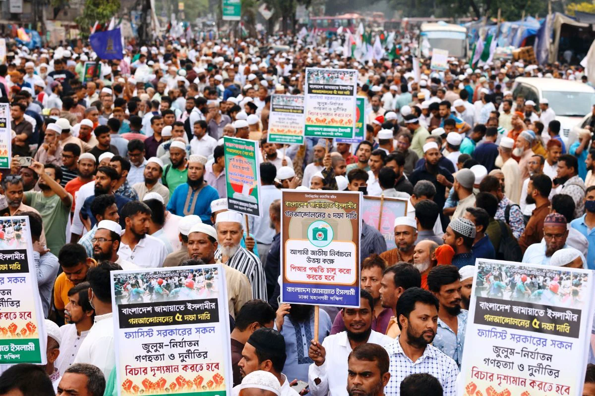 A new conflict erupts in Bangladesh! The same Jamaat that ousted Hasina now wreaks havoc on the Yunus government.