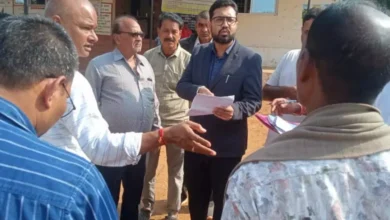 Photo of धान खरीदी पर कलेक्टर की कड़ी नजर, कई उपार्जन केंद्रों का औचक निरीक्षण