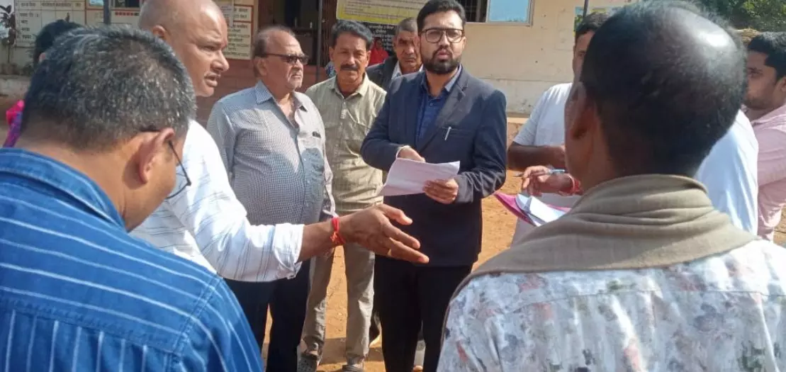 Collector keeps a close watch on paddy procurement, conducts surprise inspections at several procurement centres