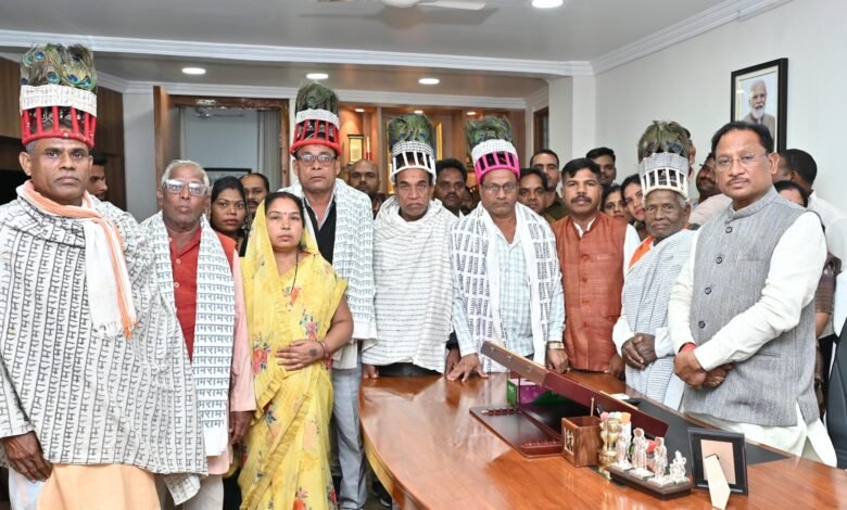 Courtesy meeting of All India Ramnami Mahasabha with the Chief Minister, appreciation of the devotion and cultural contribution of the community