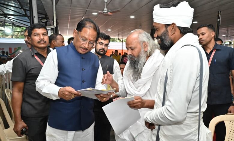 जनदर्शन में जनता से सीधे संवाद को सीएम साय ने बताया अपना कर्तव्य 1 CM Sai said that it is his duty to directly communicate with the public during Jandarshan.