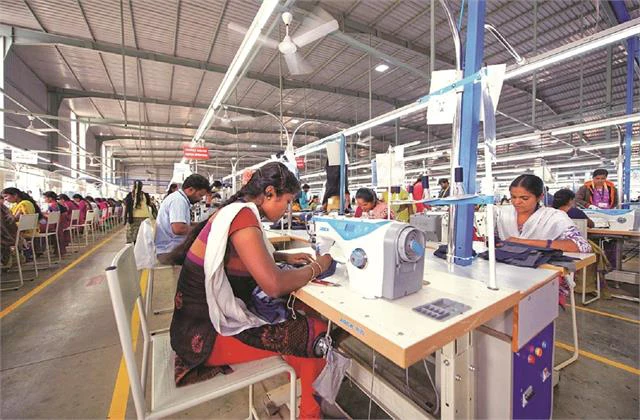 नई दिशा, नया श्रम ढांचा: भारत में ऐतिहासिक लेबर रिफॉर्म लागू 1 New direction, new labour framework: India implements historic labour reforms