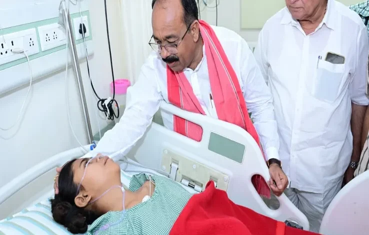 बिलासपुर रेल हादसा: उप मुख्यमंत्री अरुण साव ने अस्पताल पहुंचकर घायलों का हाल जाना 1 Bilaspur train accident: Deputy Chief Minister Arun Saw visits hospital to inquire about the condition of the injured