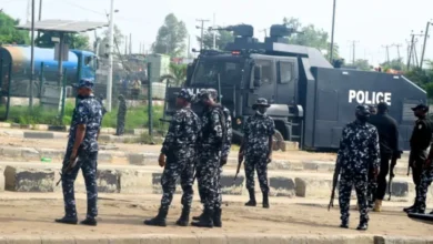 Photo of नाइजीरिया दहशत में: कैथोलिक स्कूल से 200 से ज़्यादा मासूम छात्र और 12 शिक्षक अगवा, पूरे देश में हड़कंप