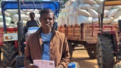 Photo of धान उपार्जन केंद्रों में किसानों की मेहनत का सुनहरा फल, मुस्कुराहटों में झलक रहा भरोसा