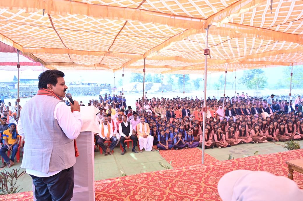 Digital education takes flight in the forest region: Smart classes begin in 8 schools in Bodla block