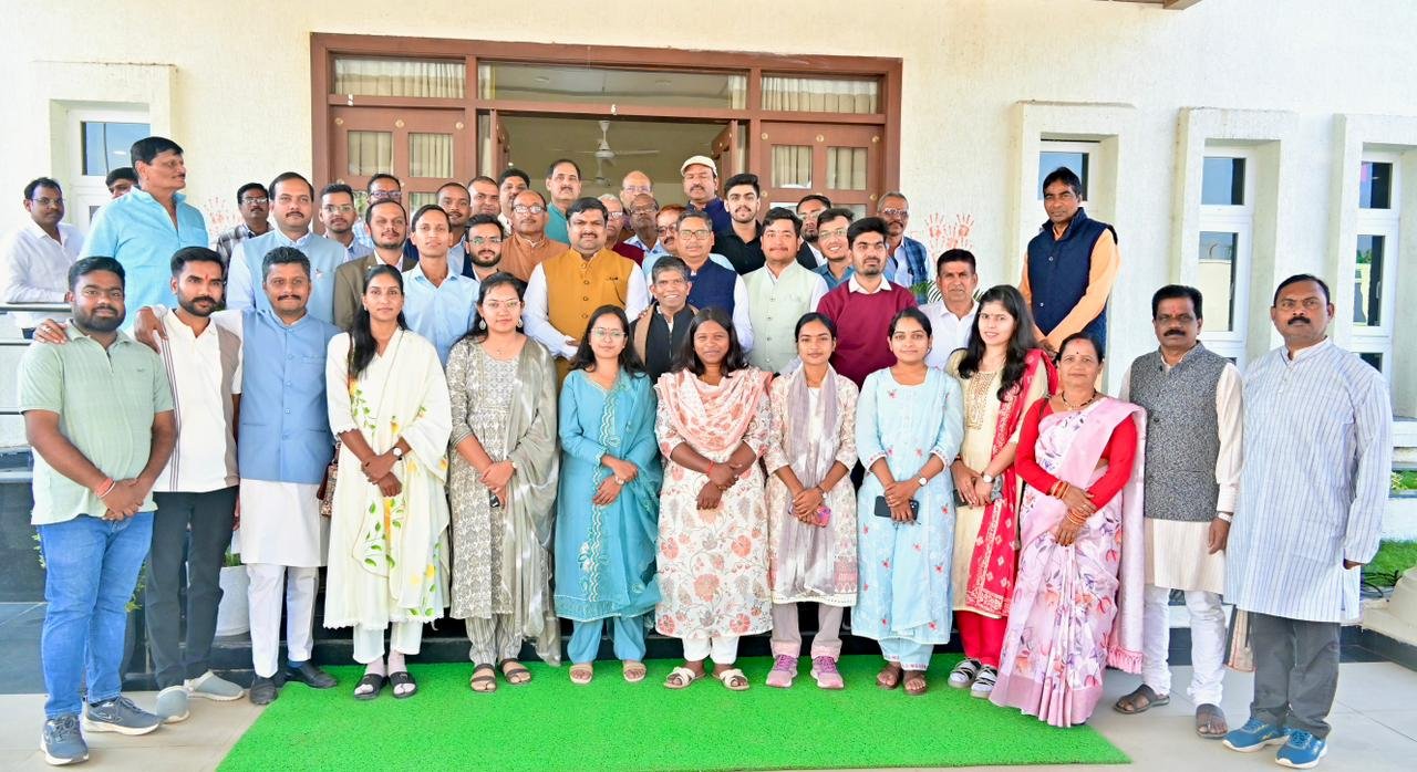 Meritorious students of Shishu Mandir selected in PSC 2025 met the Education Minister, received inspiration and best wishes