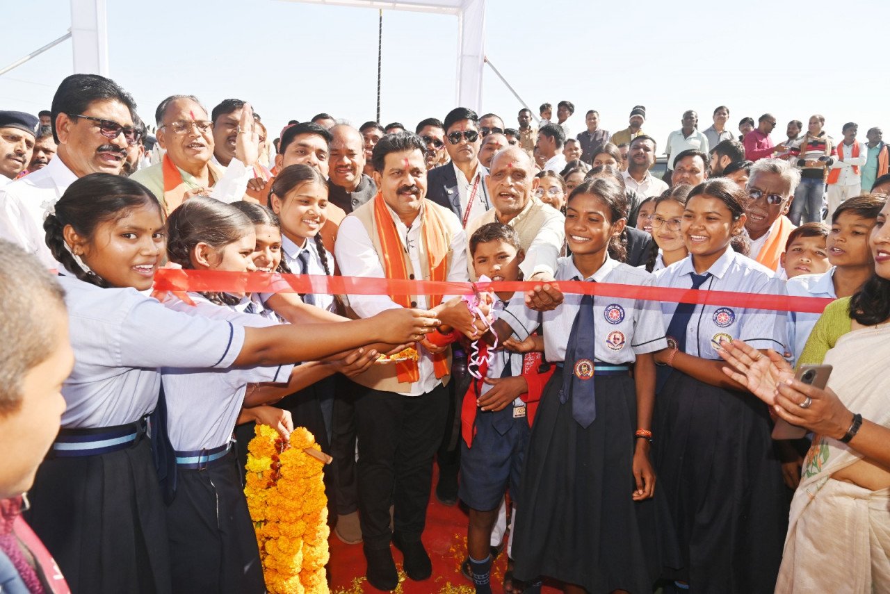 Urban development gets a new lease of life, foundation stone laid for several construction projects in Pipariya