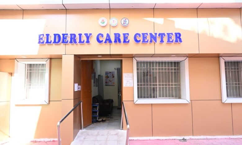 Support for the advancing age: Baikunthpur's elderly health center has become a new strength for hundreds of elderly people.