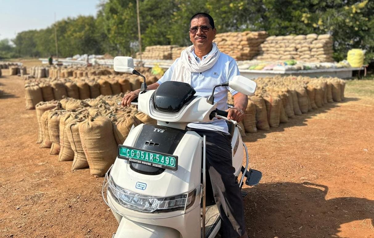 Paddy earnings change the pace: Bodra farmer creates a new story of self-reliance with an e-scooter