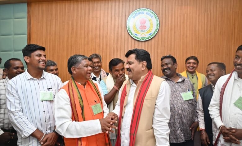 Bastar Sarpanch gets acquainted with the workings of the Legislative Assembly, deepens his understanding of democracy