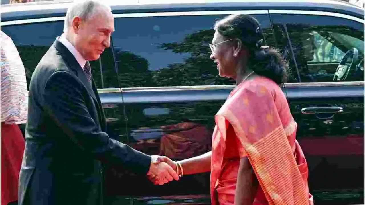 Putin broke protocol and shook hands with an Indian official, his polite gesture making rounds on social media.