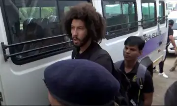 Photo of रायपुर ODI से पहले विवाद: अफ्रीकी खिलाड़ियों को टेम्पो में ले जाया गया, BCCI की मेजबानी पर उठे सवाल