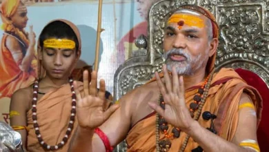 Photo of आशीर्वाद बनाम सत्ता: शंकराचार्य अविमुक्तेश्वरानंद का सरकार को कड़ा संदेश