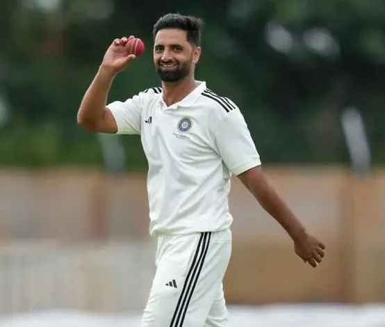 First trial with borrowed spikes, Kashmir's Afiq Nawab Dar becomes IPL star for Rs 8.40 crore