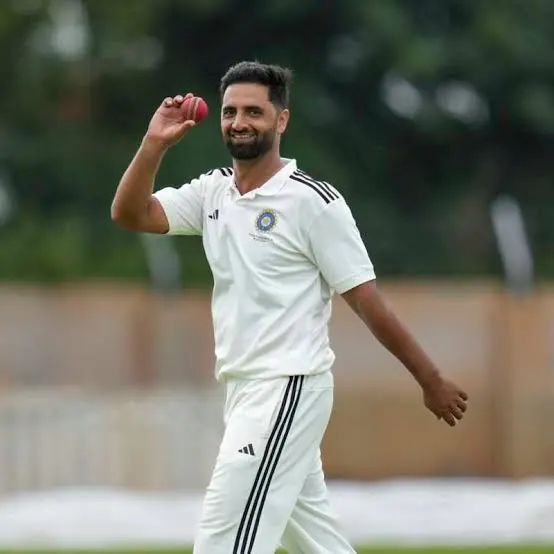 First trial with borrowed spikes, Kashmir's Afiq Nawab Dar becomes IPL star for Rs 8.40 crore
