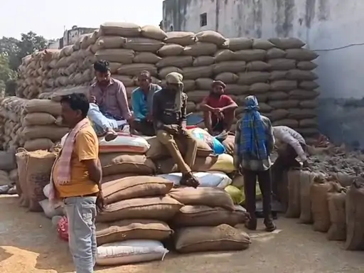 Illegal recovery from farmers proved costly, Collector took action against paddy purchasing centres in Bilaspur