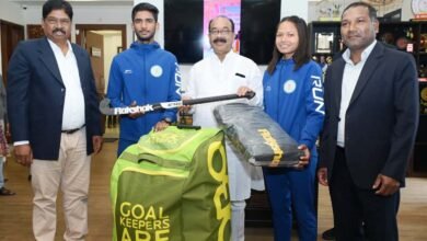 Photo of साई असेसमेंट के लिए चयनित हॉकी खिलाड़ियों को मिला प्रोत्साहन, अरुण साव ने बांटी किट
