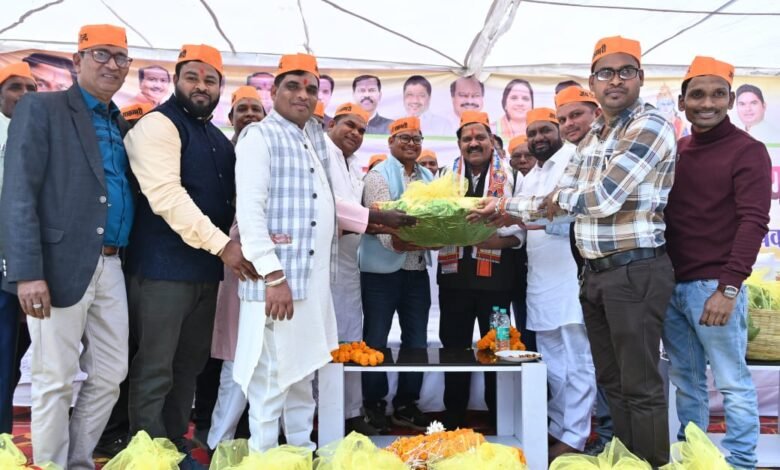 A grand celebration was organised at Ghadi Chowk on the occasion of Mata Shakambhari Jayanti, where Deputy Chief Minister Vijay Sharma performed puja.