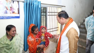 Photo of आयुर्वेदिक अस्पताल में अचानक पहुंचे स्वास्थ्य मंत्री, मरीज सुविधाओं का लिया जायजा