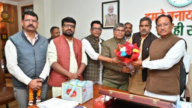 Photo of वीर शहीद दीपक भारद्वाज की प्रतिमा अनावरण को लेकर मुख्यमंत्री से मुलाकात