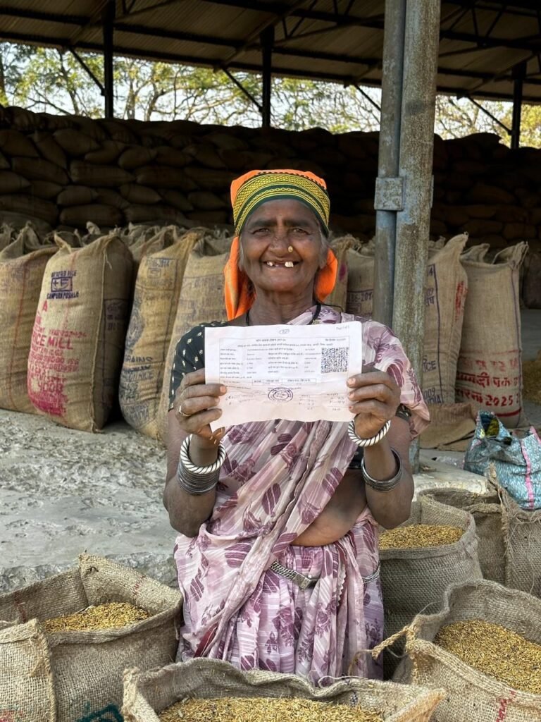 Procurement of paddy at the support price has become a source of support for farmers, success reflected in the smile of Amdi's Bitavan Bai.