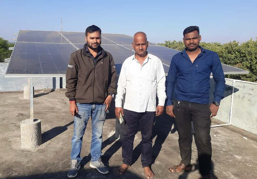 Solar panels installed, electricity bills nearly zero! The PM Surya Ghar Yojana brings significant relief to rural families.
