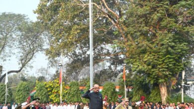 Photo of लोकभवन में गणतंत्र का उत्सव: राज्यपाल रमेन डेका ने फहराया तिरंगा, बच्चों में बांटी खुशियां