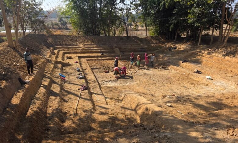 मनरेगा की ‘आजीविका डबरी’ से बदलेगी खेती की तस्वीर, छोटे किसानों की आय को मिलेगा नया सहारा 1 MNREGA's 'Livelihood Dabhri' will change the picture of farming, small farmers' income will get a new support