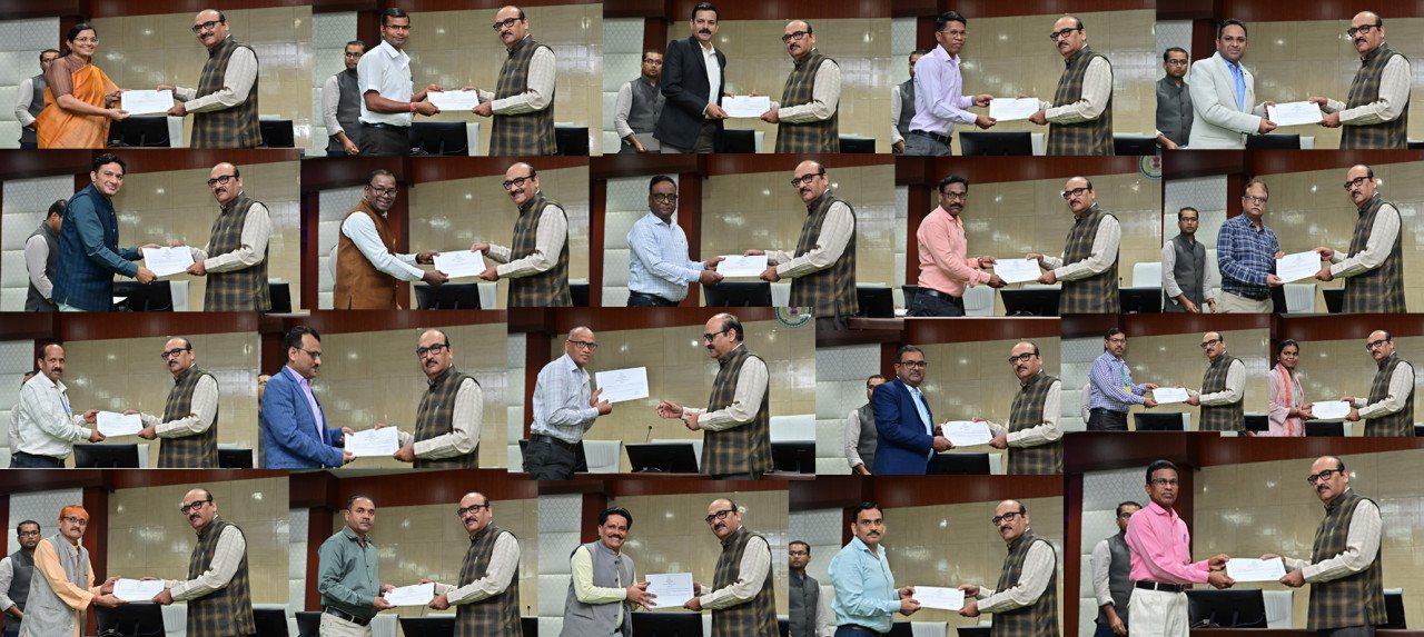 Officers and employees doing excellent work in e-office honored, biometric attendance mandatory