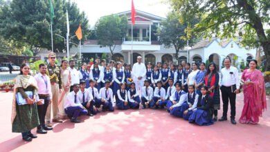 Photo of लोकभवन भ्रमण से जुड़ रहे विद्यार्थी, राज्यपाल ने दिया शिक्षा और पर्यावरण का संदेश