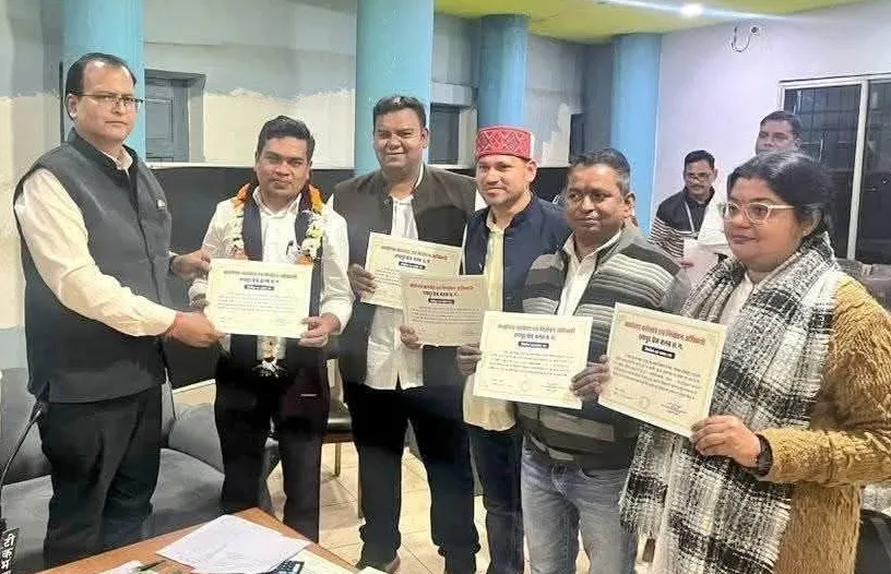 https://4rtheyenews.com/raipur-press-club-elections-2026-mohan-tiwari-elected-president-gaurav-sharma-elected-general-secretary-the-real-challenge-will-be-to-secure-housing-for-journalists/↗