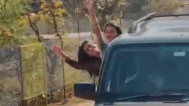 फेयरवेल की मस्ती सड़क पर भारी! कोरबा में चलती स्कॉर्पियो से स्टंट करते दिखे स्टूडेंट्स 2 Photo of फेयरवेल की मस्ती सड़क पर भारी! कोरबा में चलती स्कॉर्पियो से स्टंट करते दिखे स्टूडेंट्स