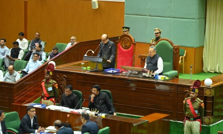 राज्यपाल डेका ने छत्तीसगढ की 6 वीं विधानसभा के अष्टम् सत्र को संबोधित किया 1 Governor Deka addressed the 8th session of the 6th Chhattisgarh Legislative Assembly.