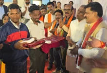 Photo of हथियार से स्मार्टफोन तक: बस्तर के पुनर्वासित युवा अब विकास की नई इबारत लिख रहे