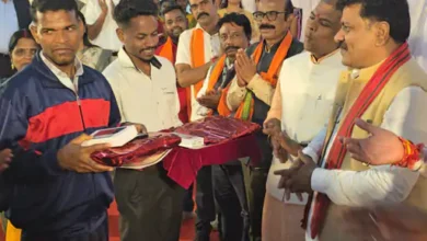 Photo of हथियार से स्मार्टफोन तक: बस्तर के पुनर्वासित युवा अब विकास की नई इबारत लिख रहे