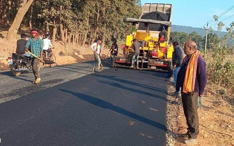 छत्तीसगढ़ में सड़कों-पुलों की रफ्तार तेज: 13 कार्यों को 299 करोड़ की मंजूरी, 10 सड़कों के लिए 116 करोड़ स्वीकृत 1 Road and bridge construction in Chhattisgarh accelerates: 13 works get approval for Rs 299 crore, 10 roads get Rs 116 crore