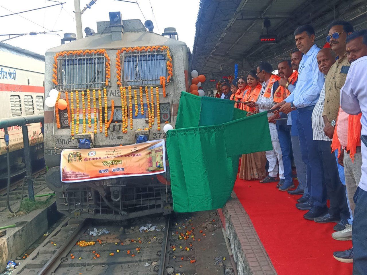 The train of faith left for Ayodhya: 850 devotees left from Bilaspur, also fortunate to have darshan of Kashi Vishwanath