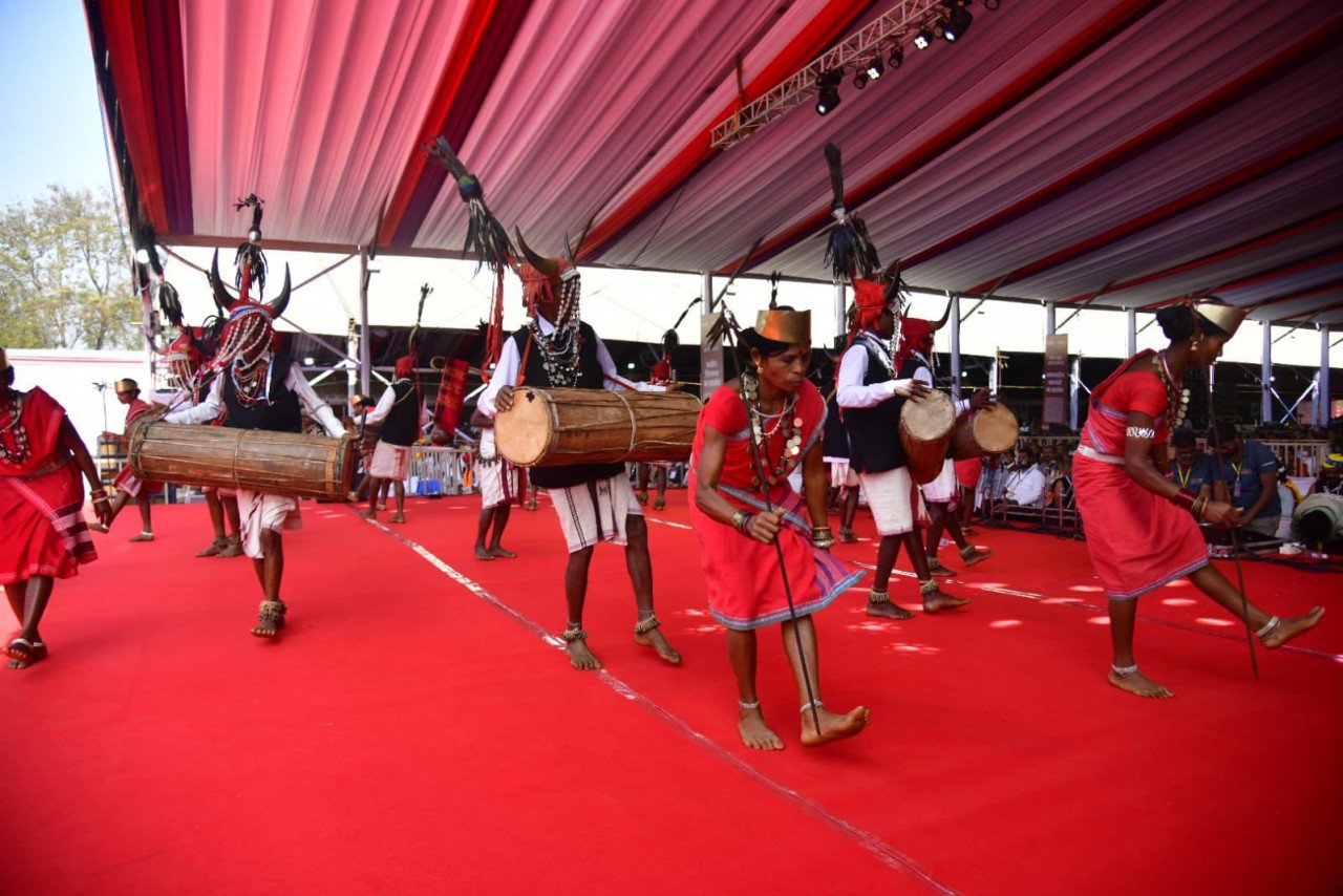 Primitive culture comes alive in Bastar Pandum, President mesmerized by Gaur dance