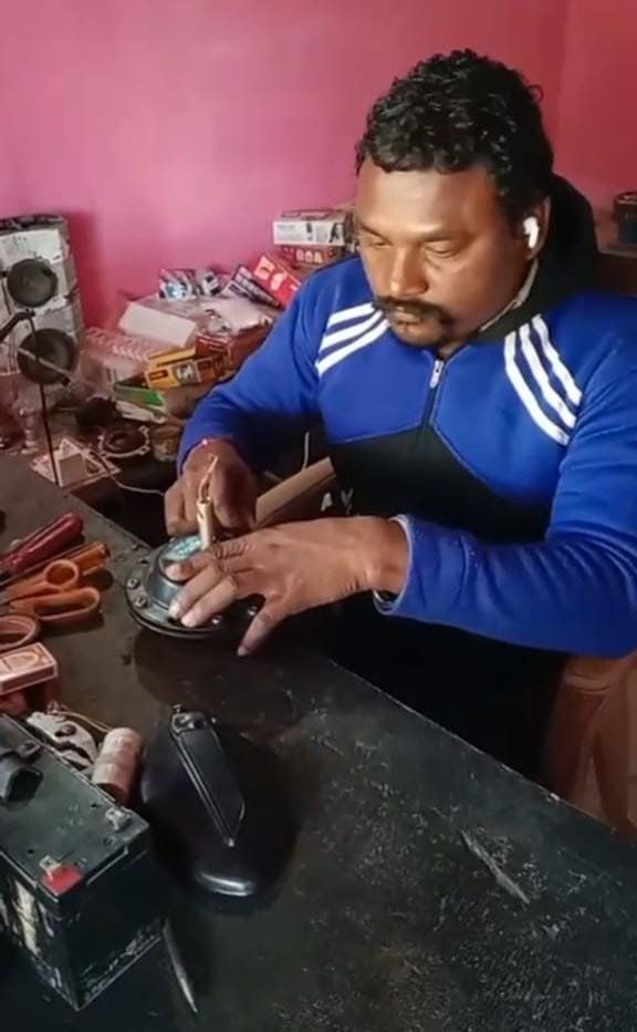 Disability didn't become a barrier, Rajesh Kumar Patel created an example of self-reliance through hard work
