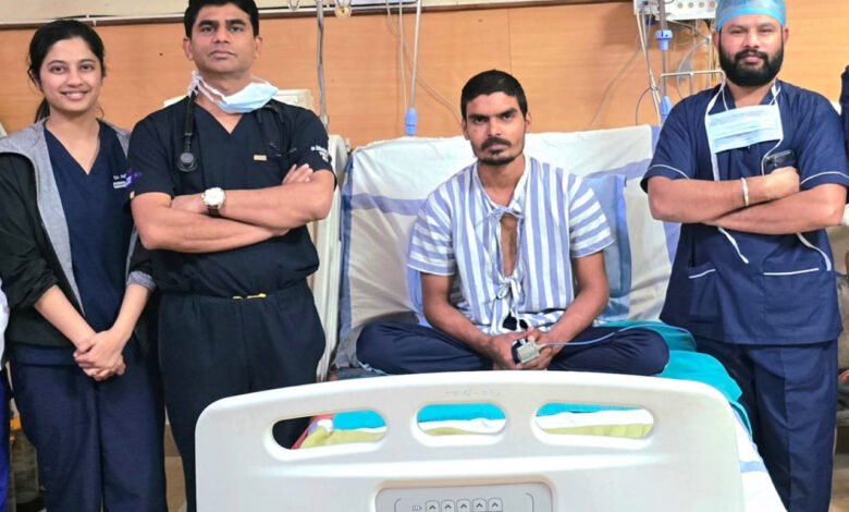 Doctors saved a young man's hand by repairing an artery damaged in a knife attack; a complex surgery successful at Mekara