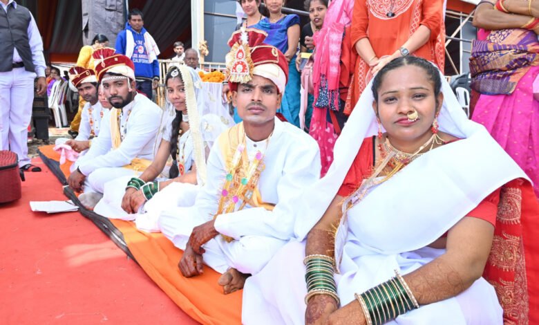 A glimpse of Buddhist tradition in the mass marriage of girls, six newlyweds took an oath to stay together.