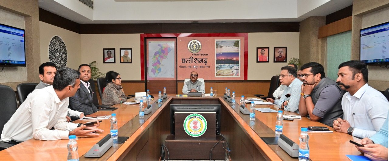 The pace of implementation of Nava Anjor Vision 2047 is being closely monitored and a high-level review meeting is being held at the Ministry.